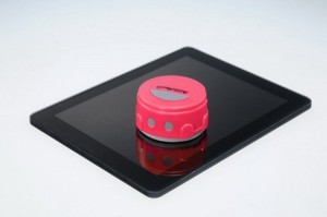 takara-tomy-auto-mee-s-robot-screen-cleaner-tablets-smartphones-2